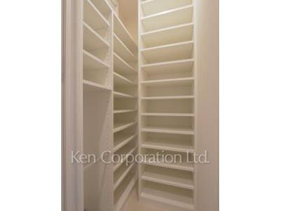Shoes-In Closet ※Photo of the same layout on 22 floor. Decoration and fixture may differ.