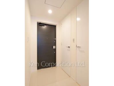 Entrance ※Photo of the same layout on 22 floor. Decoration and fixture may differ.
