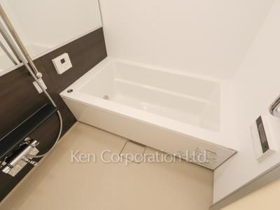 Bath ※Photo of the same layout on 19 floor. Decoration and fixture may differ.