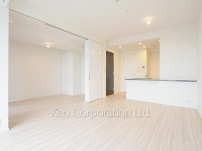 Living-Dining ※Photo of the same layout on 22 floor. Decoration and fixture may differ.
