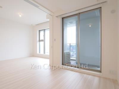 Bedroom ※Photo of the same layout on 22 floor. Decoration and fixture may differ.