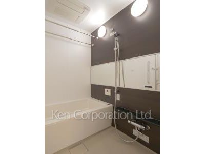 Bath ※Photo of the same layout on 22 floor. Decoration and fixture may differ.