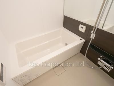 Bath ※Photo of the same layout on 22 floor. Decoration and fixture may differ.