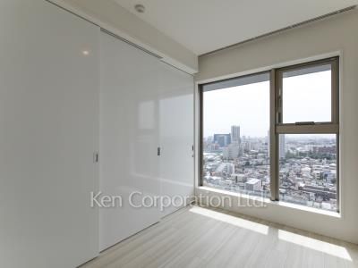 Bedroom ※Photo of the same layout on 19 floor. Decoration and fixture may differ.