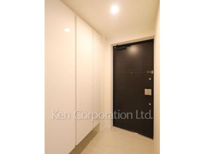 Entrance ※Photo of the same layout on 19 floor. Decoration and fixture may differ.