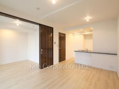 Living-Dining ※Photo of the same layout on 19 floor. Decoration and fixture may differ.