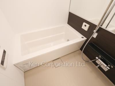 Bath ※Photo of the same layout on 19 floor. Decoration and fixture may differ.