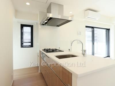 Kitchen ※Photo of the same layout on 5 floor. Decoration and fixture may differ.
