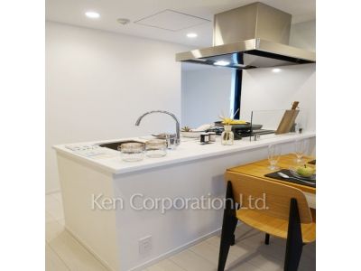 Kitchen ※Photo of the same layout on 4 floor. Decoration and fixture may differ.