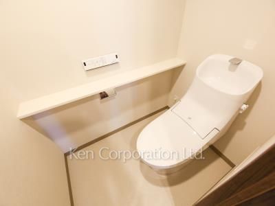Lavatory ※Photo of the same layout on 9 floor. Decoration and fixture may differ.