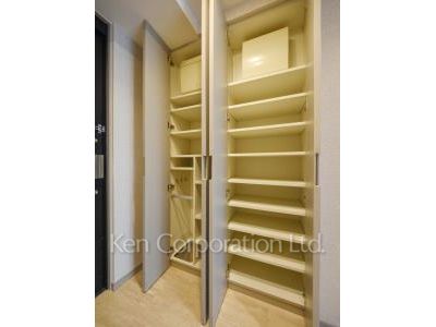 Shoes Closet