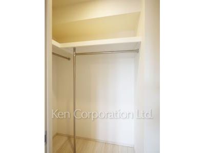 Walk-In Closet ※Photo of the same layout on 5 floor. Decoration and fixture may differ.