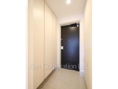 Entrance ※Photo of the same layout on 5 floor. Decoration and fixture may differ.