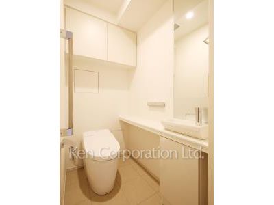 Lavatory ※Photo of the same layout on 5 floor. Decoration and fixture may differ.