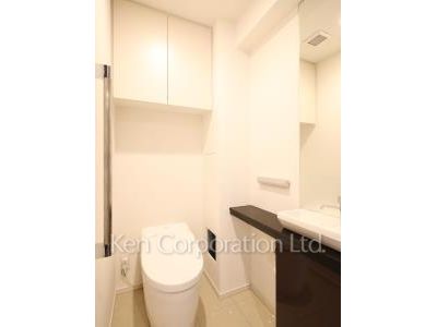 Lavatory ※Photo of the same layout on 5 floor. Decoration and fixture may differ.