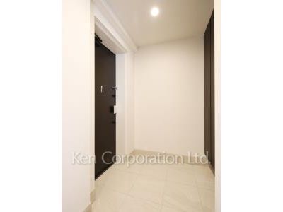 Entrance ※Photo of the same layout on 5 floor. Decoration and fixture may differ.
