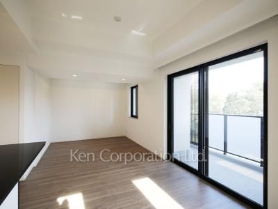 Living-Dining ※Photo of the same layout on 5 floor. Decoration and fixture may differ.