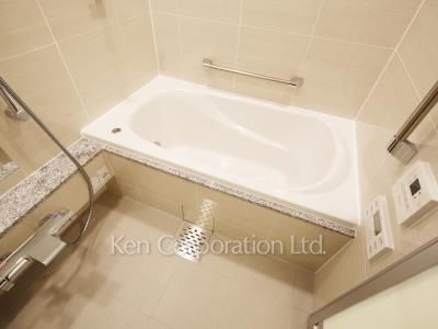 Bath ※Photo of the same layout on 5 floor. Decoration and fixture may differ.