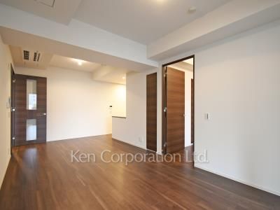 Living-Dining ※Photo of the same layout on 4 floor. Decoration and fixture may differ.