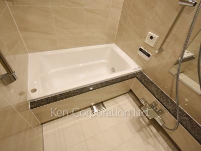 Bath ※Photo of the same layout on 4 floor. Decoration and fixture may differ.
