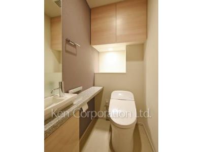 Lavatory ※Photo of the same layout on 4 floor. Decoration and fixture may differ.