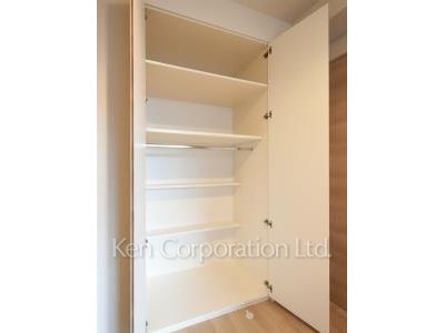 Closet ※Photo of the same layout on 4 floor. Decoration and fixture may differ.