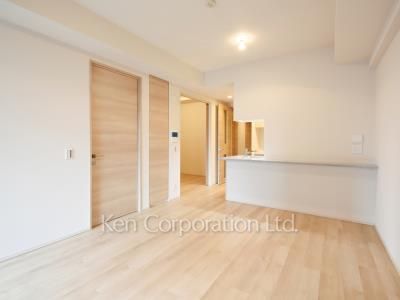 Living-Dining ※Photo of the same layout on 4 floor. Decoration and fixture may differ.