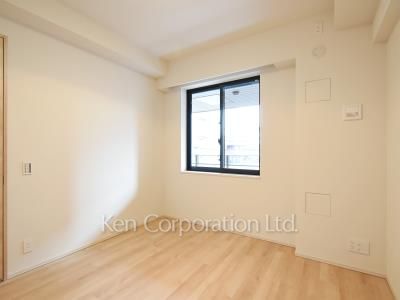 Bedroom ※Photo of the same layout on 4 floor. Decoration and fixture may differ.