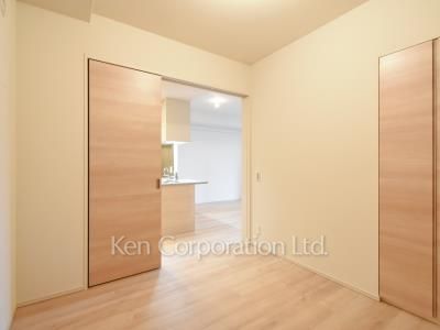 Bedroom ※Photo of the same layout on 4 floor. Decoration and fixture may differ.