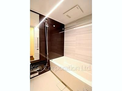 Bath ※Photo of the same layout on 13 floor. Decoration and fixture may differ.