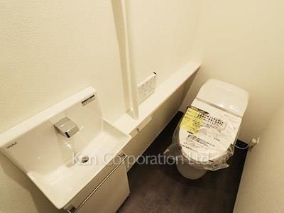 Lavatory ※Photo of the same layout on 13 floor. Decoration and fixture may differ.