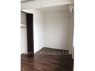 Bedroom ※Photo of the same layout on 11 floor. Decoration and fixture may differ.