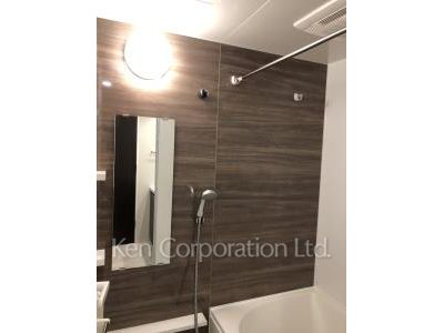 Bath ※Photo of the same layout on 11 floor. Decoration and fixture may differ.