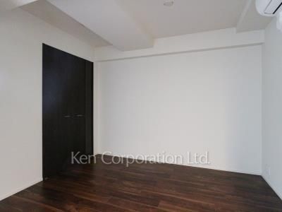 Bedroom ※Photo of the same layout on 10 floor. Decoration and fixture may differ.