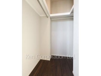 Walk-In Closet *Photo of similar layout
