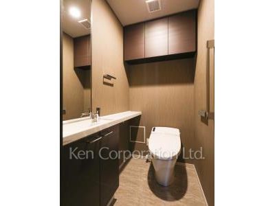 Toilet *Photo of similar layout