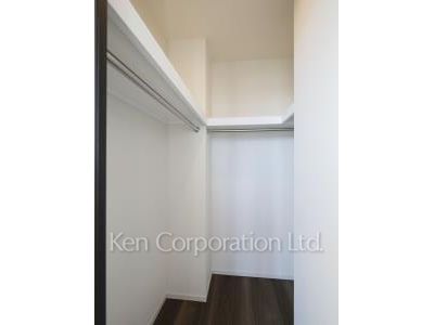 Walk-In Closet*Photo of similar layout