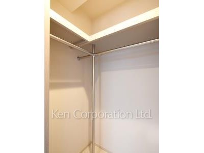 Walk-In Closet ※Photo of the same layout on 3 floor. Decoration and fixture may differ.