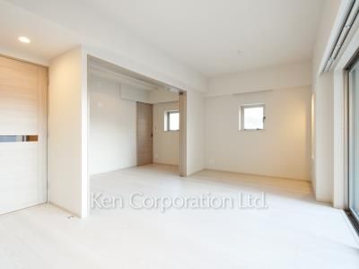 Living-Dining ※Photo of the same layout on 3 floor. Decoration and fixture may differ.