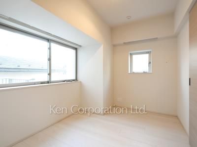Bedroom ※Photo of the same layout on 3 floor. Decoration and fixture may differ.
