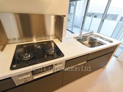 Kitchen ※Photo of the same layout on 3 floor. Decoration and fixture may differ.