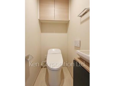 Lavatory ※Photo of the same layout on 3 floor. Decoration and fixture may differ.