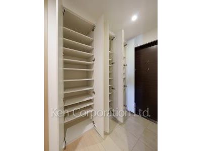 Shoes Closet