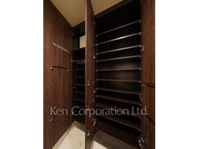 Shoes Closet
