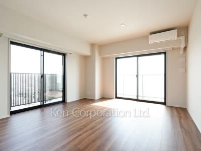 Living-Dining ※Photo of the same layout on 10 floor. Decoration and fixture may differ.