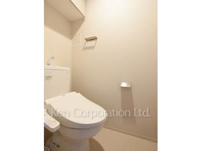 Lavatory ※Photo of the same layout on 10 floor. Decoration and fixture may differ.
