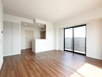 Living-Dining ※Photo of the same layout on 10 floor. Decoration and fixture may differ.