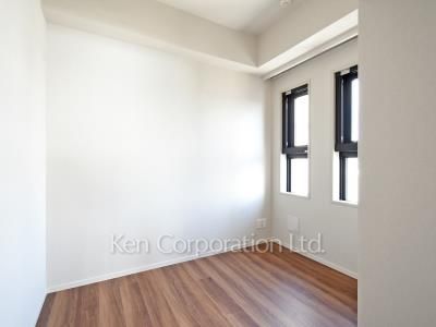 Bedroom ※Photo of the same layout on 10 floor. Decoration and fixture may differ.