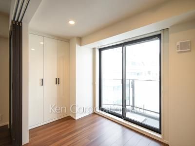 Bedroom ※Photo of the same layout on 10 floor. Decoration and fixture may differ.