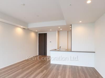Living-Dining ※Photo of the same layout on 21 floor. Decoration and fixture may differ.